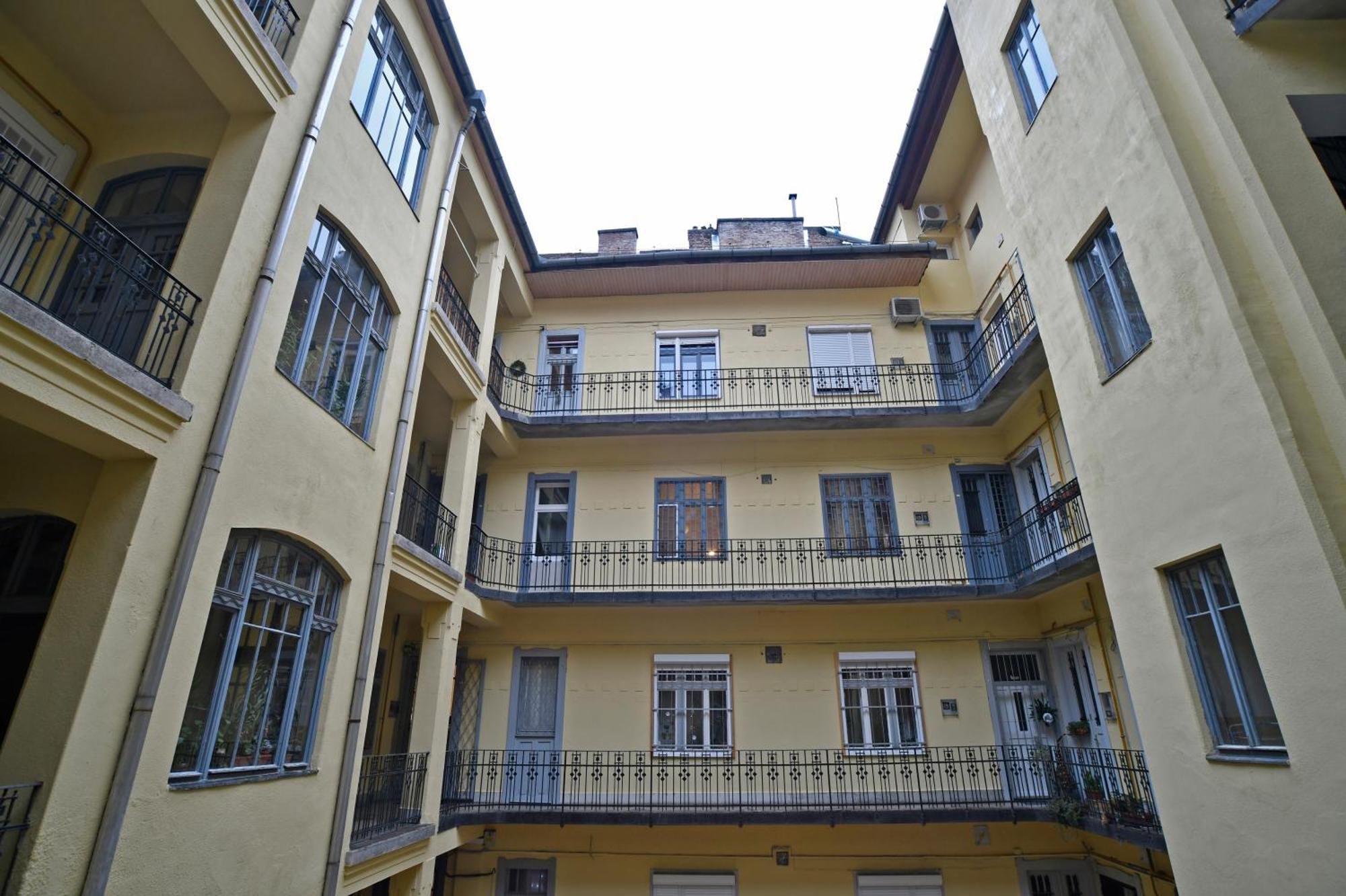 Luxuryflat Near Centre On118 Sqm, 3Br,2Bth,8Bed,Ac Lägenhet Budapest Exteriör bild