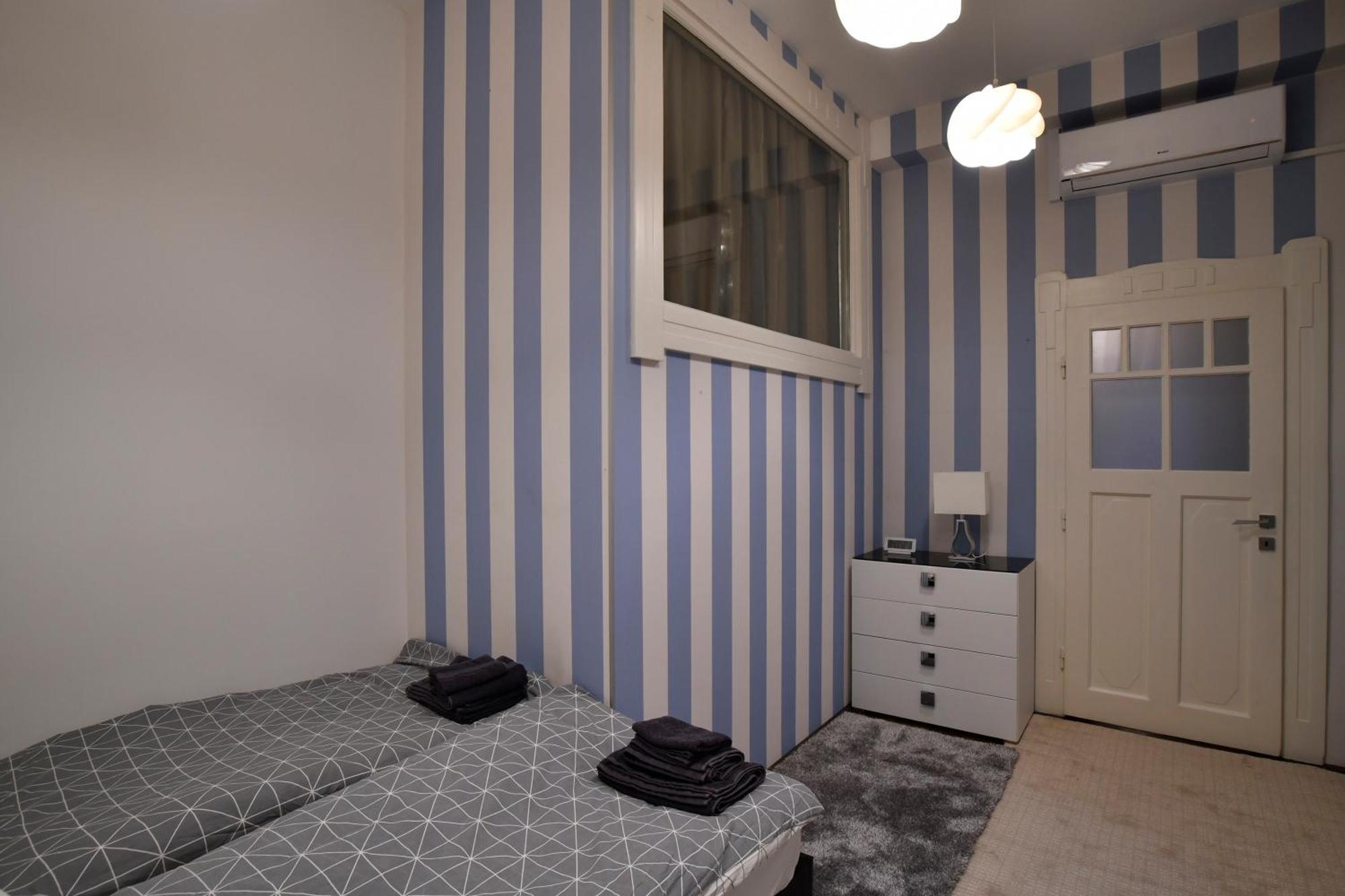 Luxuryflat Near Centre On118 Sqm, 3Br,2Bth,8Bed,Ac Lägenhet Budapest Exteriör bild
