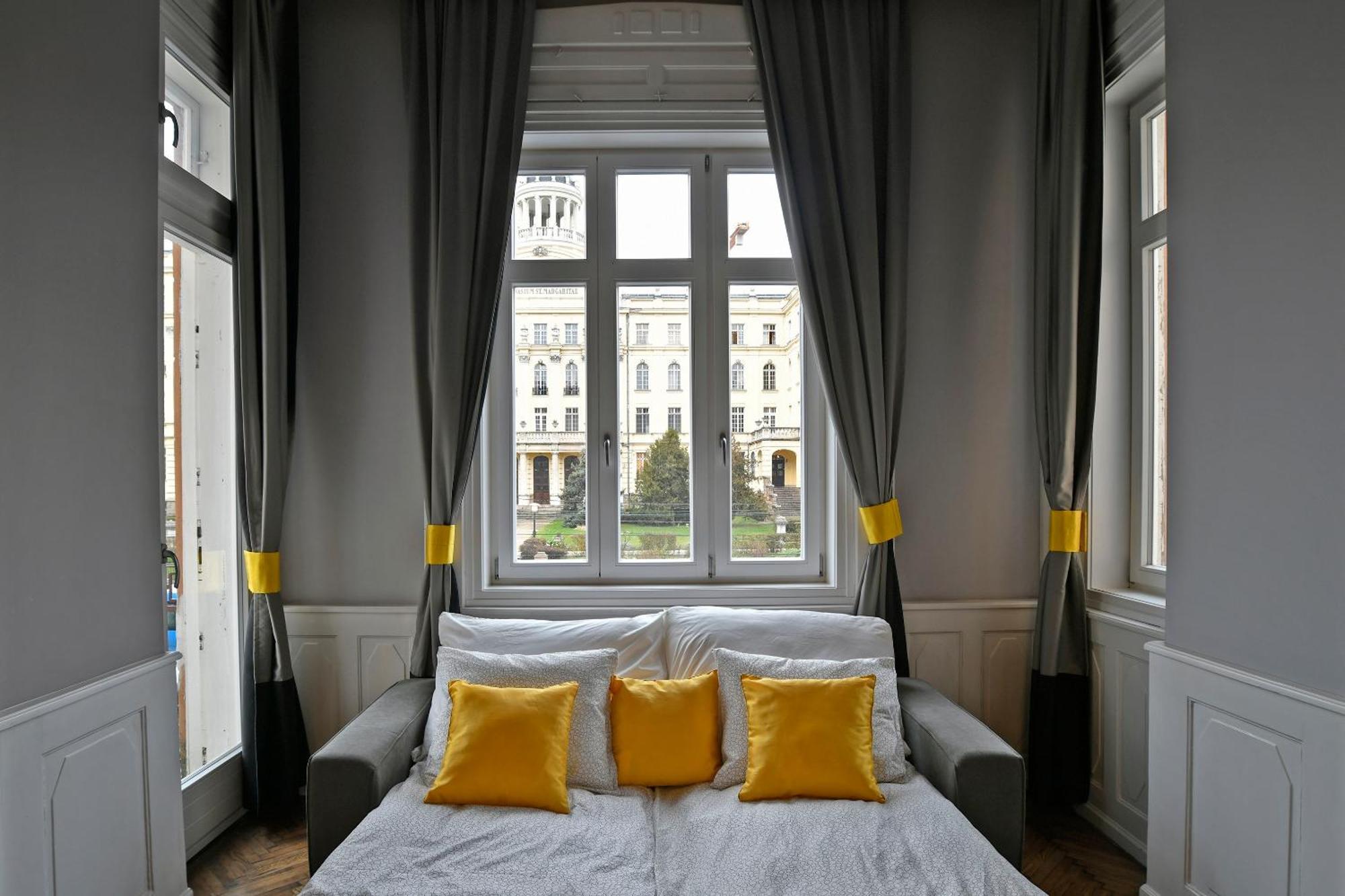 Luxuryflat Near Centre On118 Sqm, 3Br,2Bth,8Bed,Ac Lägenhet Budapest Exteriör bild