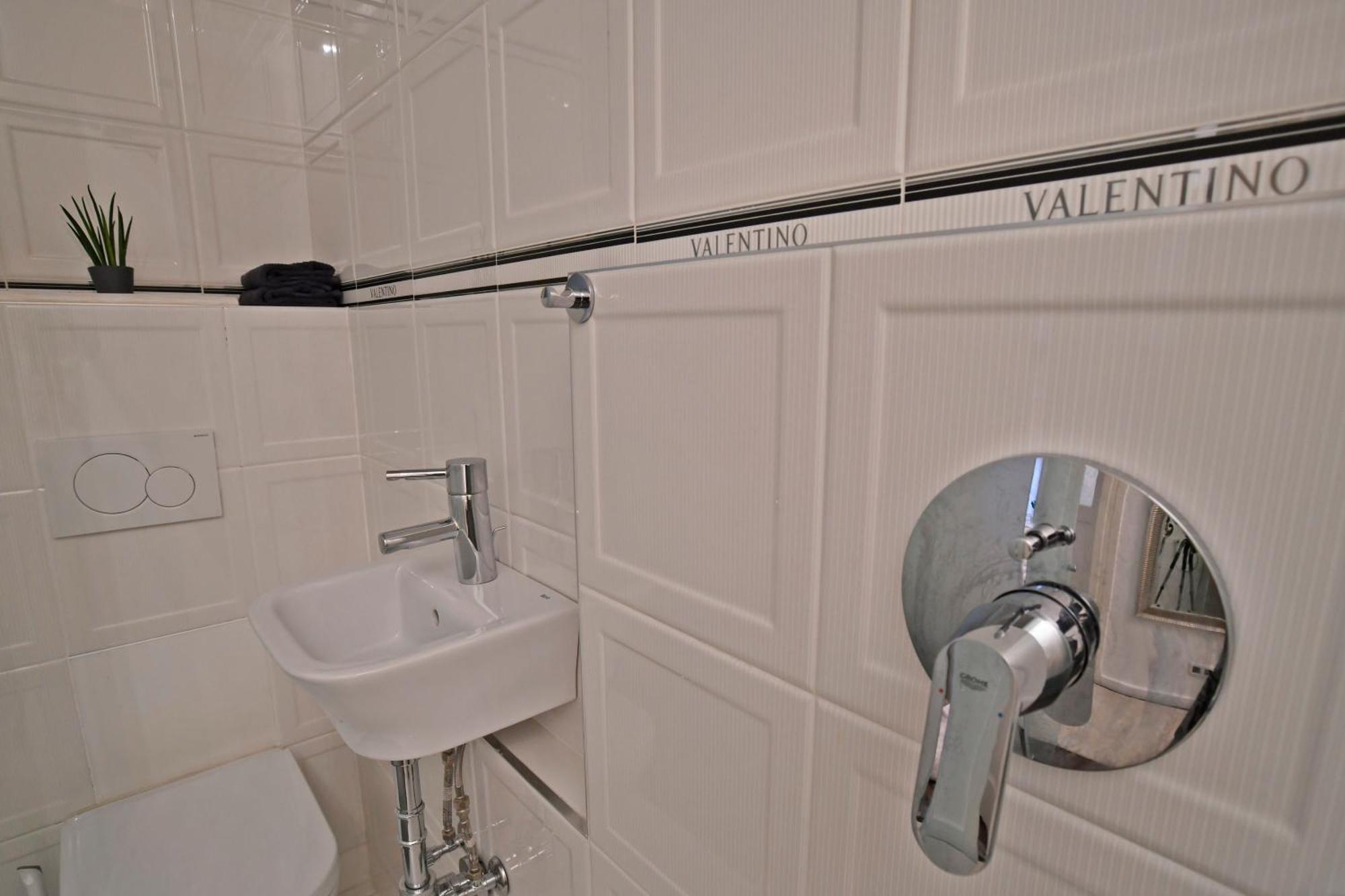 Luxuryflat Near Centre On118 Sqm, 3Br,2Bth,8Bed,Ac Lägenhet Budapest Exteriör bild