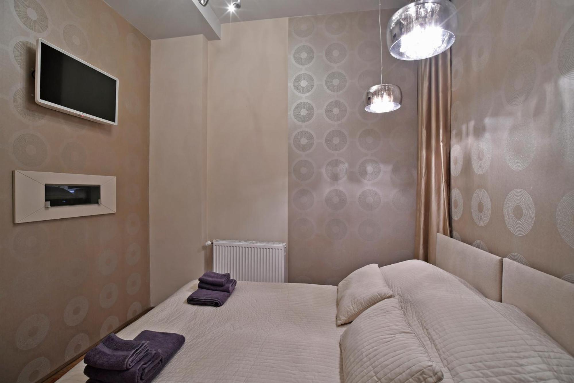 Luxuryflat Near Centre On118 Sqm, 3Br,2Bth,8Bed,Ac Lägenhet Budapest Exteriör bild