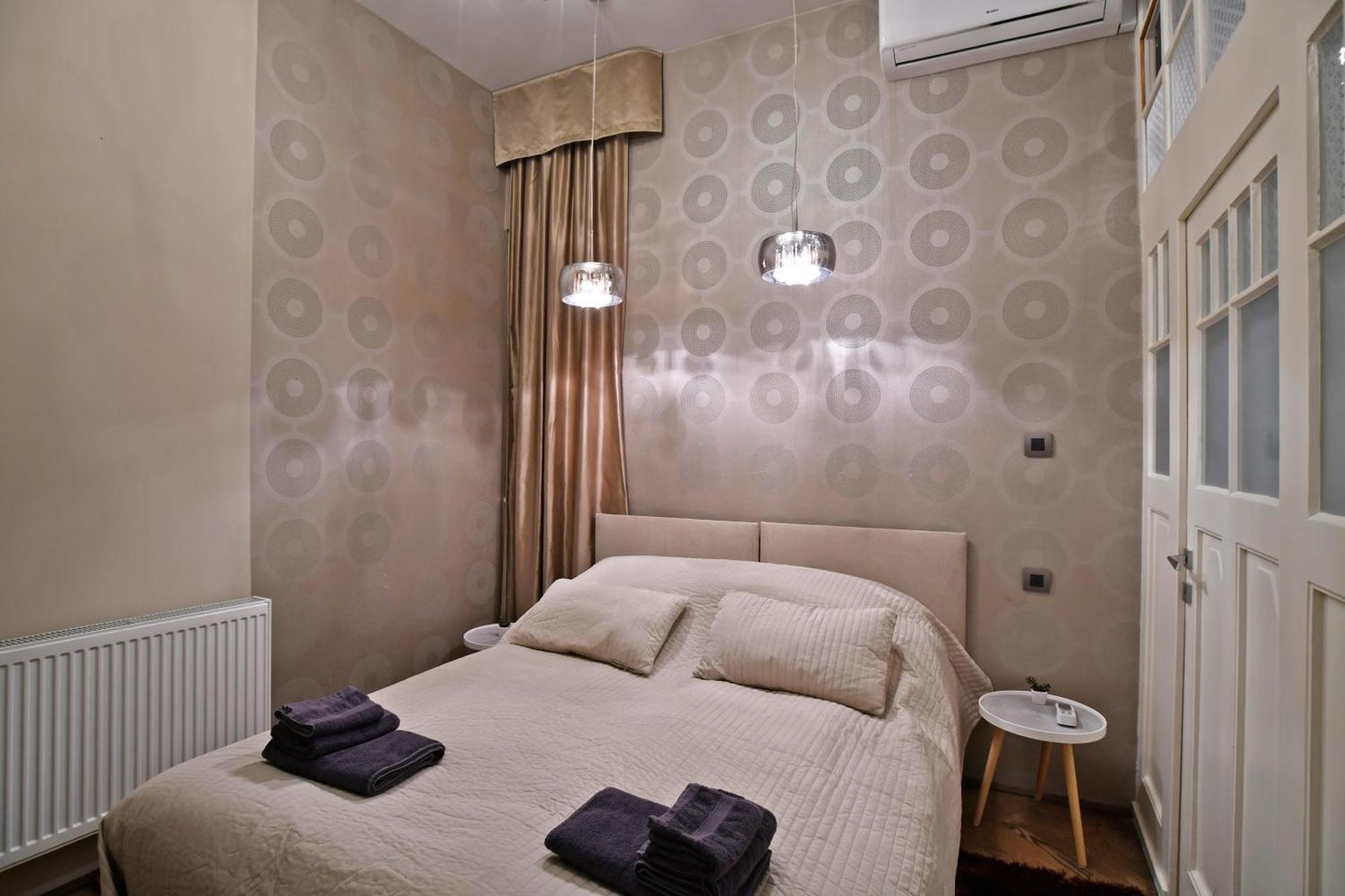 Luxuryflat Near Centre On118 Sqm, 3Br,2Bth,8Bed,Ac Lägenhet Budapest Exteriör bild